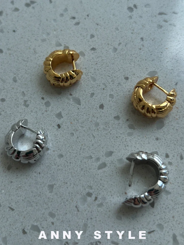 

LONDANY earrings French Ring Earrings Vintage Diamond Checker U-shaped Twisted Fold Tire Mini Ring Earrings