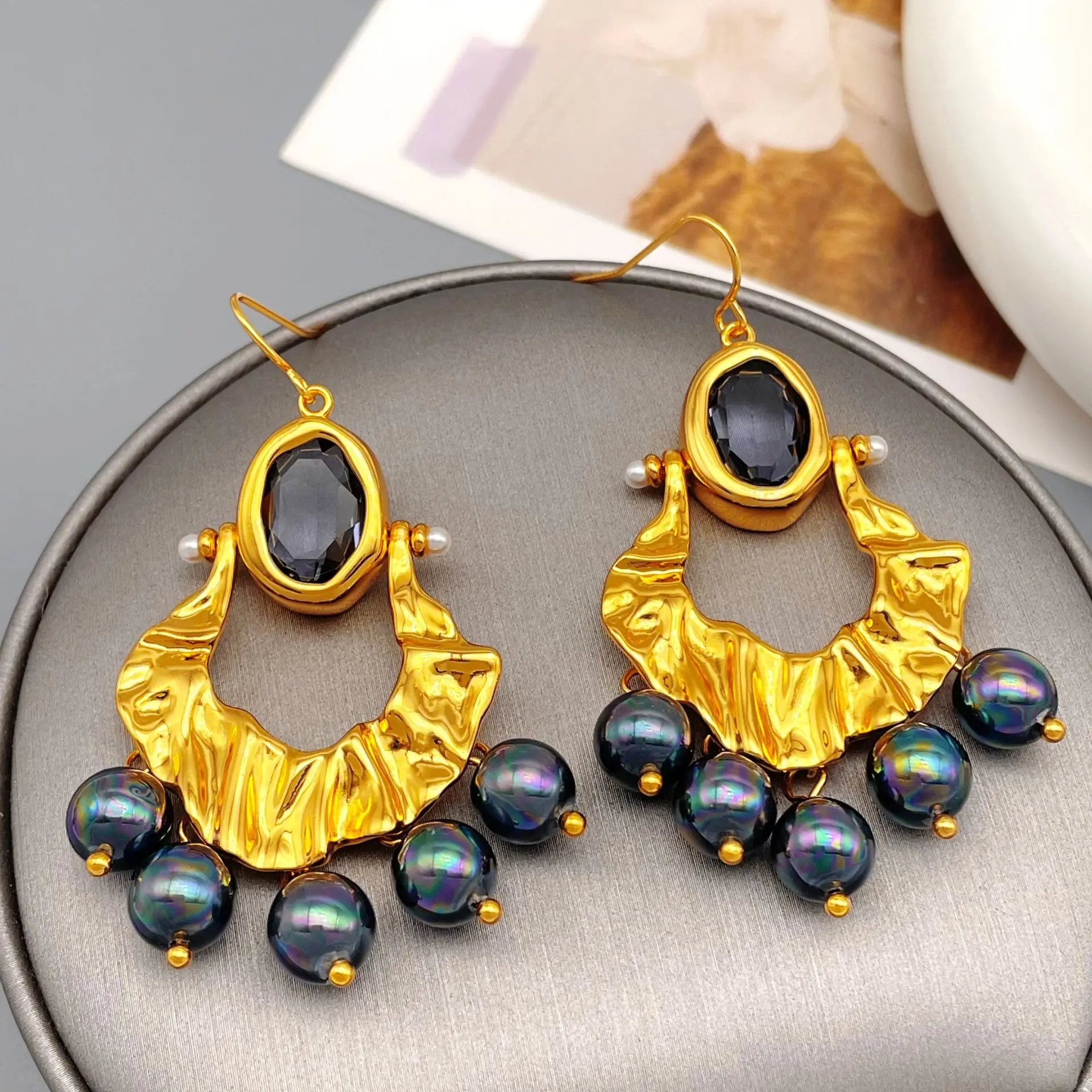 

French vintage exaggerated irregular pleated pearl tassel earrings