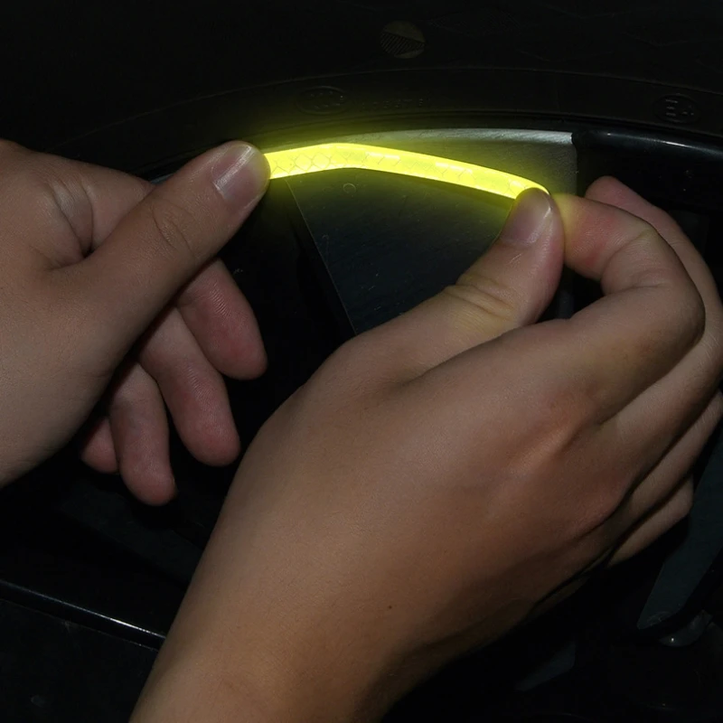 Car Wheel Hub Reflective Sticker 20pcs Tire Rim Reflective Strips Luminous for Night Driving Car Bike Motorcycle Wheel Sticker