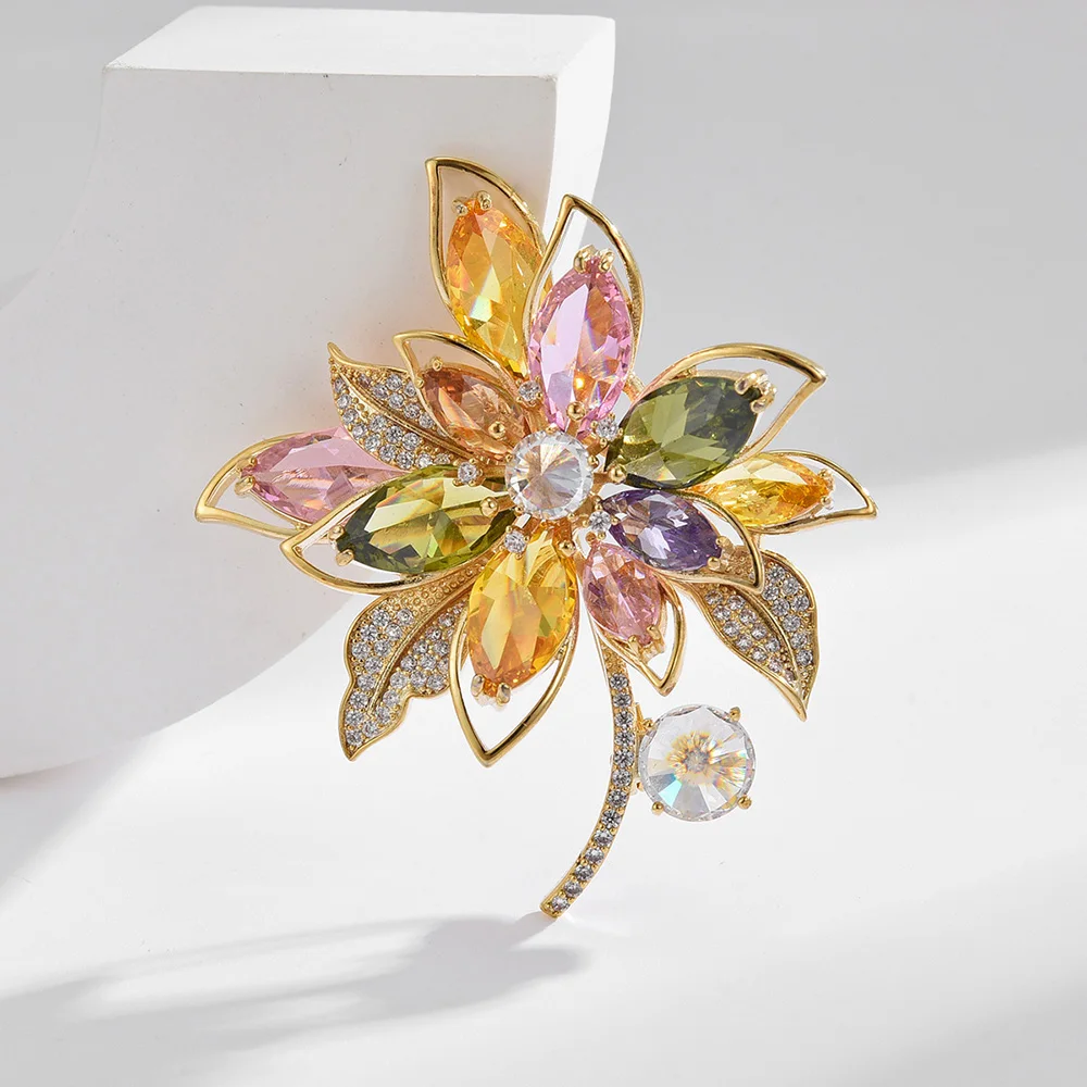 2024 New Beautiful Colorful Crystal Flower Brooch Pin Bouquet Brooch Cheap Strass Women Wedding Broches Mujer Corsage