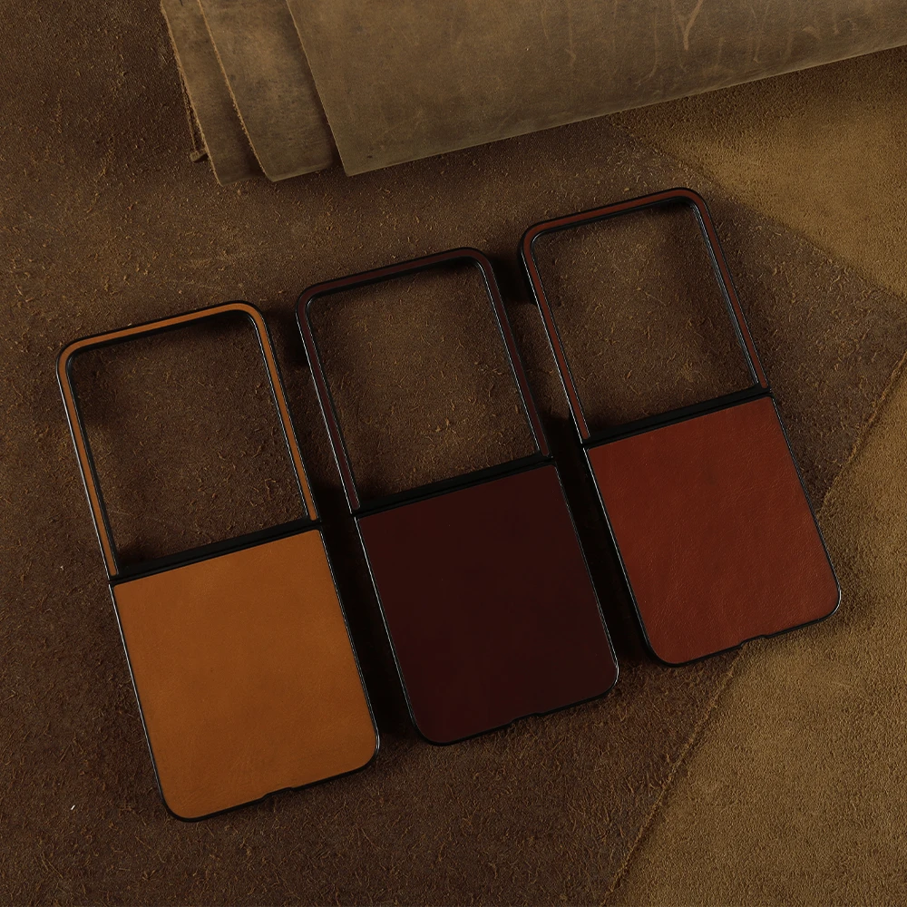 Premium Genuine Leather Phone Case with Vintage Oil Wax Pattern for Motorola Razr 50 Ultra