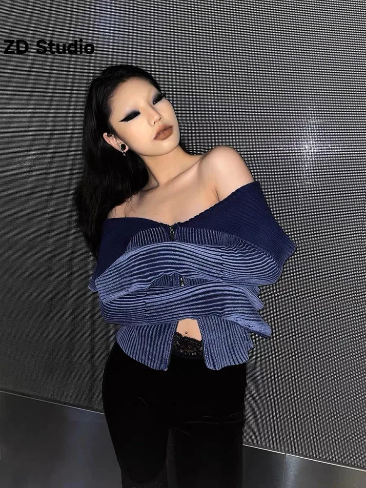 

[ZD Studio] 2023 New Denim Wash Off Shoulder Thread Zipper Spicy Girl Short Sweater Knit
