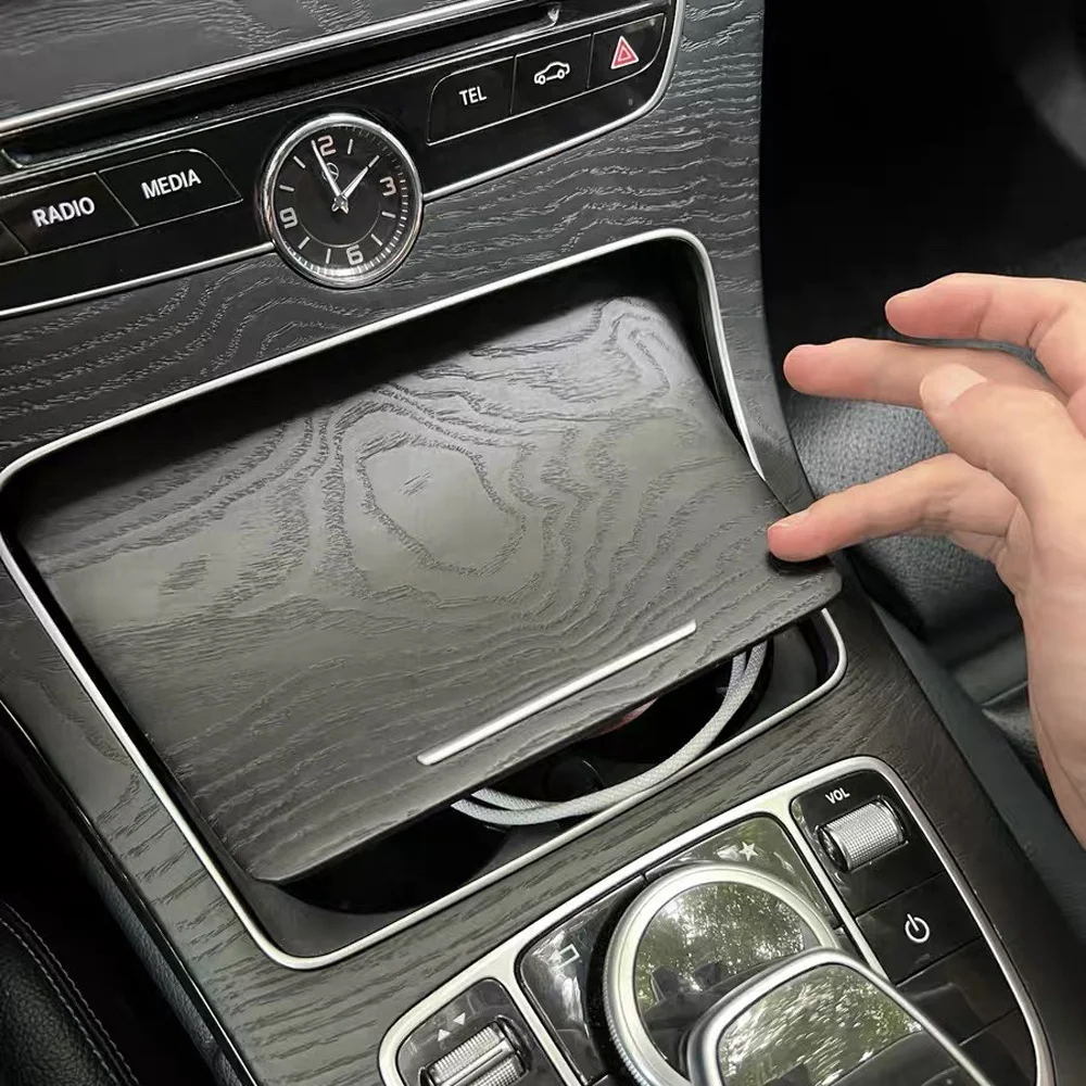 Cadre De Bouton Pour Accoudoir Mercedes Classe C W205 / GLC X253 (2015-2020) - Fibre De Carbone Noir - ABS