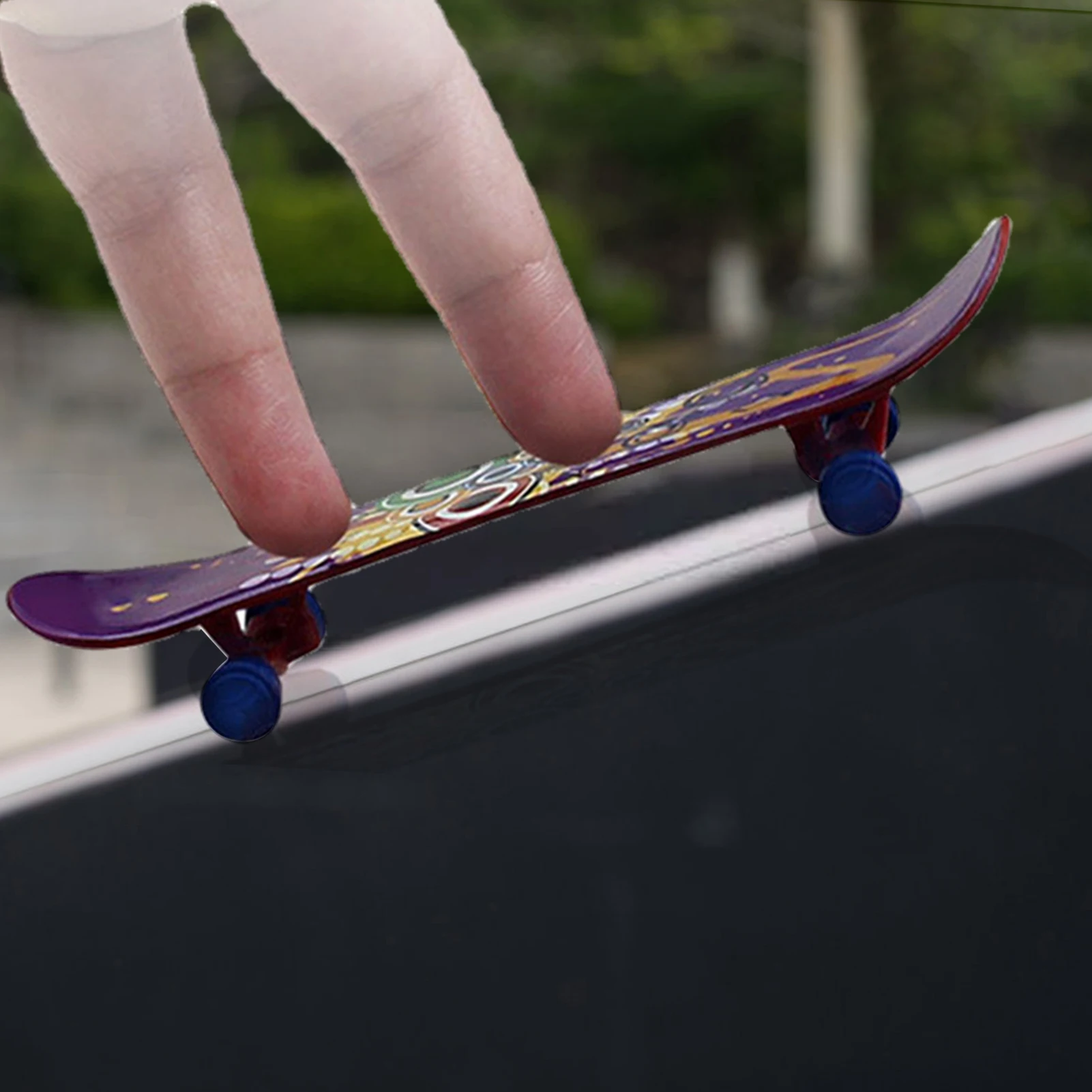 Finger Skateboard Multi-colored Finger Scooterkateboard Toys