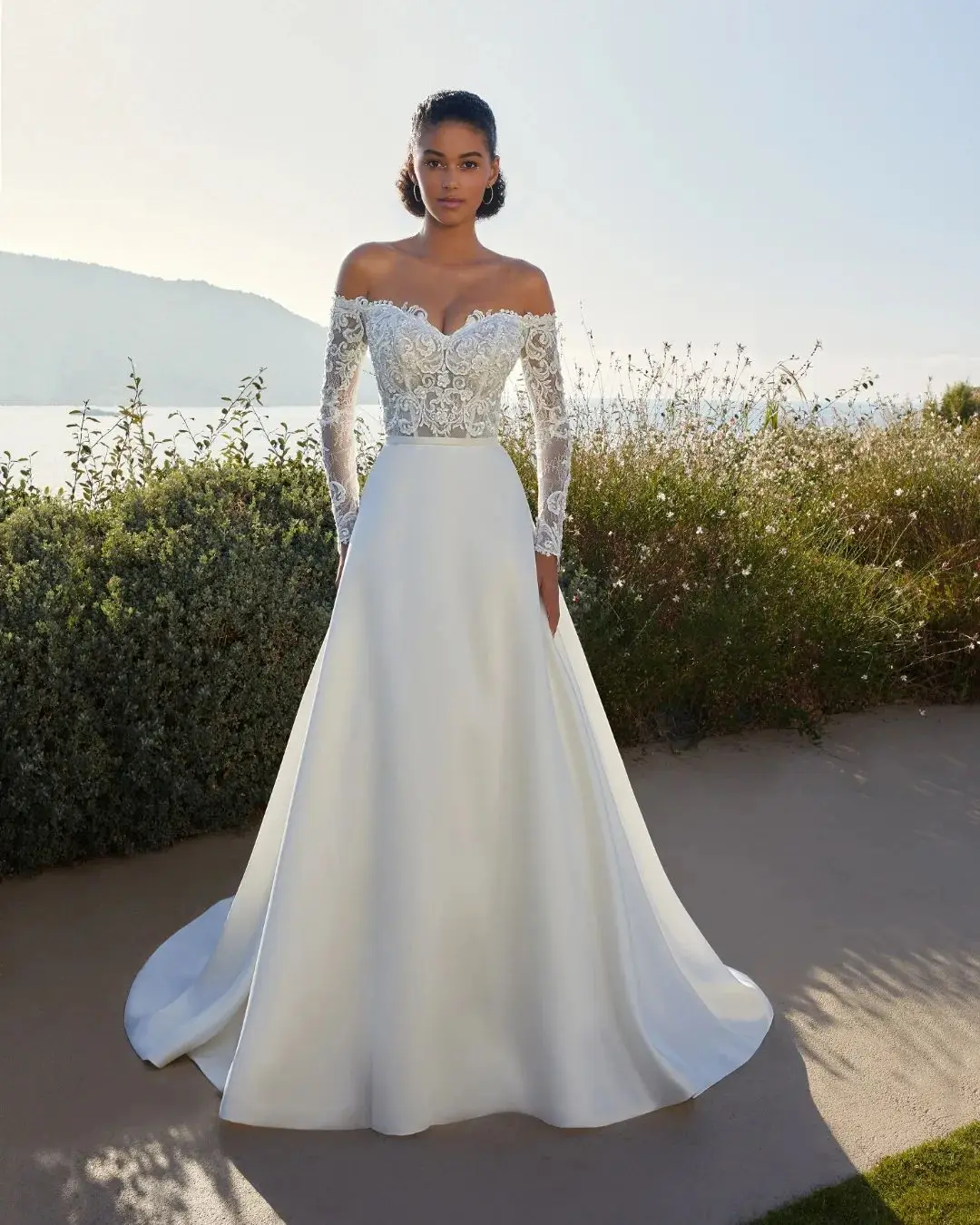 Off The Shoulder Sweetheart Lace Beach Wedding Dress