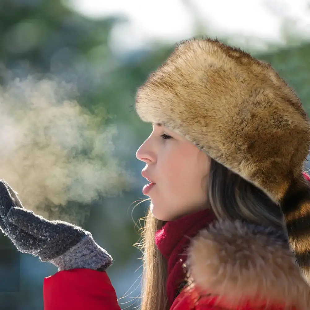 

Winter Hat Faux Fur Raccoon Tail Russian Round Flat Top Ear Protection Thickened Autumn Winter Thermal Women Cap for Camping