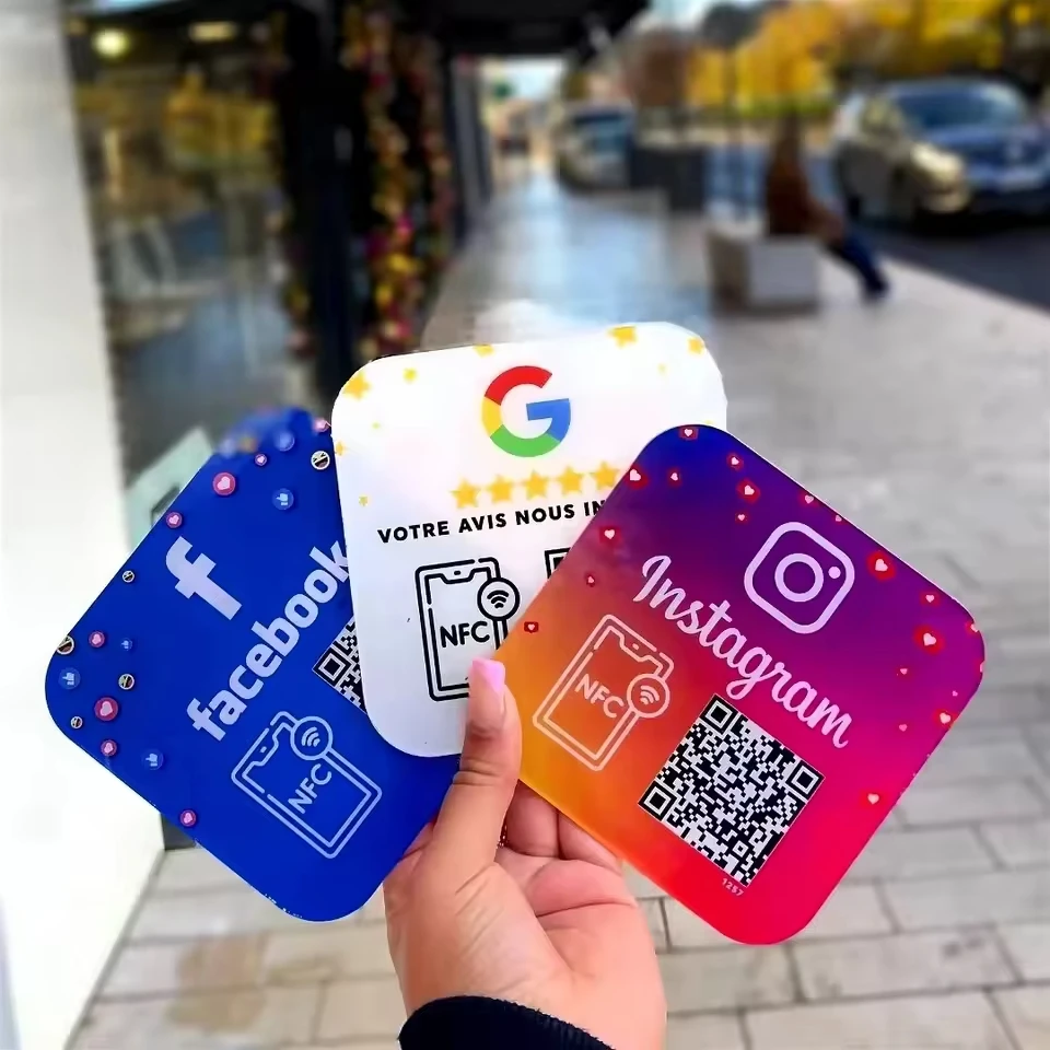 맞춤형 다양한 QR 코드 표지판, 소셜 미디어 아크릴 플레이트, 자체 접착식 NFC 탭 스캔 구글 리뷰 페이스북 카드 비즈니스 장식