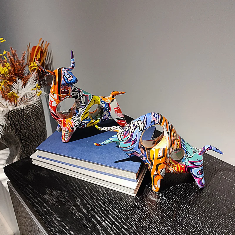 

Modern simple colorful cattle ornaments Resin crafts Home wine cabinet Living room TV cabinet Office decorations