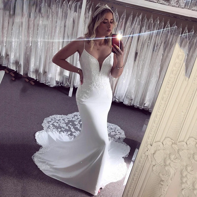 

Classic Mermaid Wedding Dresses Spaghetti Straps V-Neck Appliques Lace Satin Wedding Gowns Boho Bridal Dress