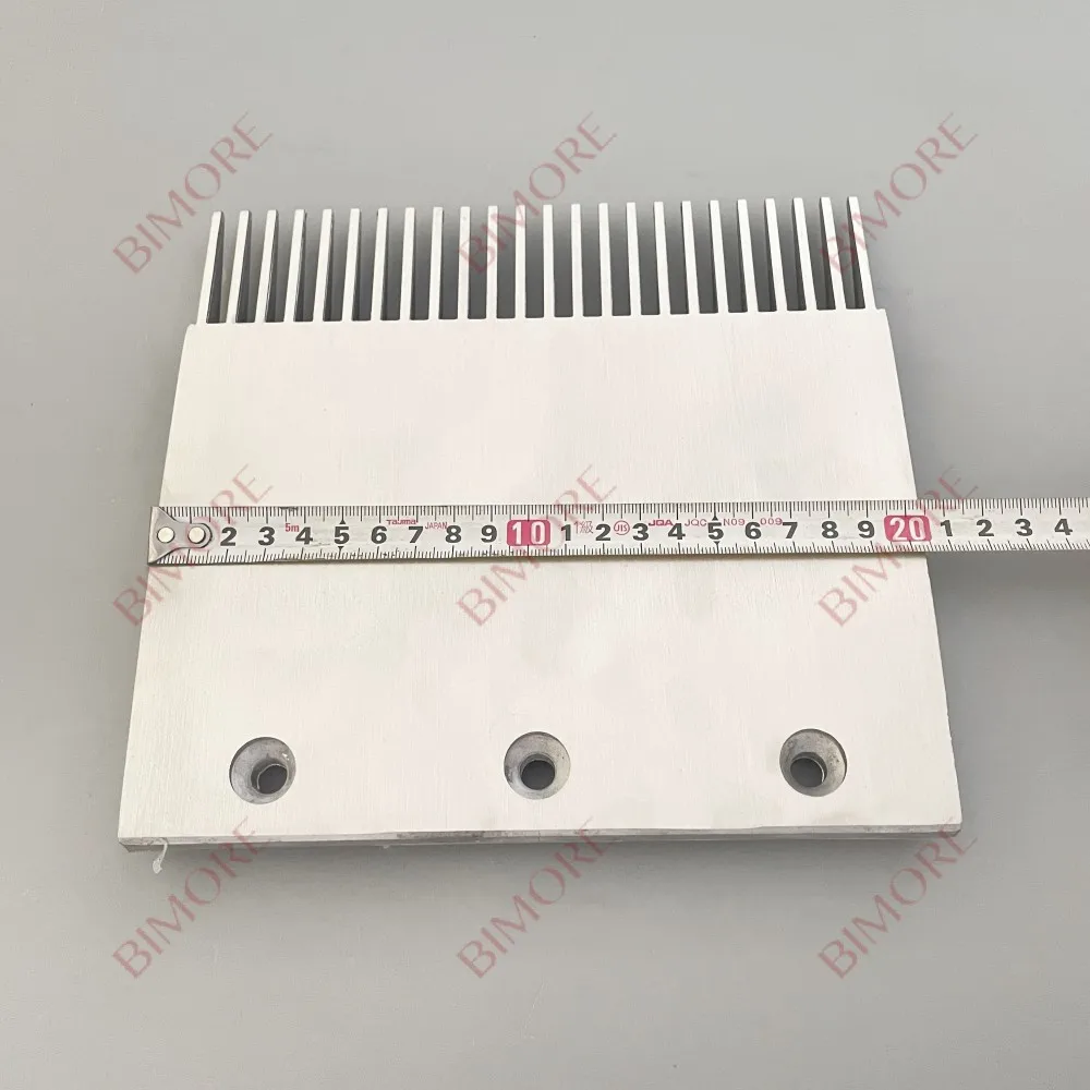 Escalator Aluminum Comb Plate 4090150000 3 Holes L204mm W192mm Hole Space 68mm 24 Teeth