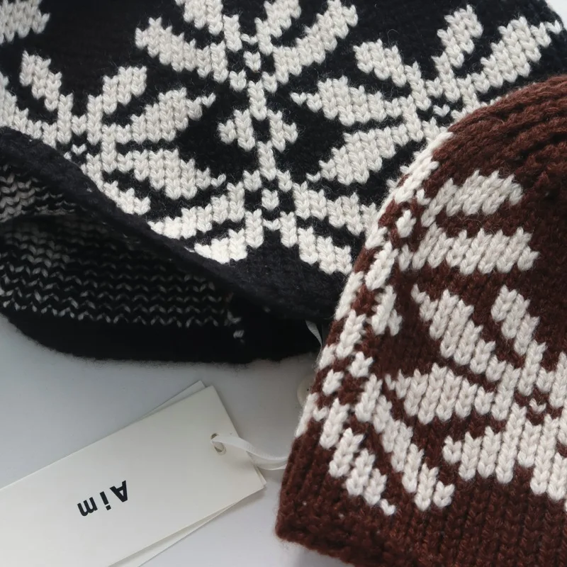 Neue Mode 100 % Wolle Vintage gestrickte Jacquard künstlerischen Stil Gehörschutz Gesicht kleine modische warme Ethno-Stil Wollmütze – Detail 5