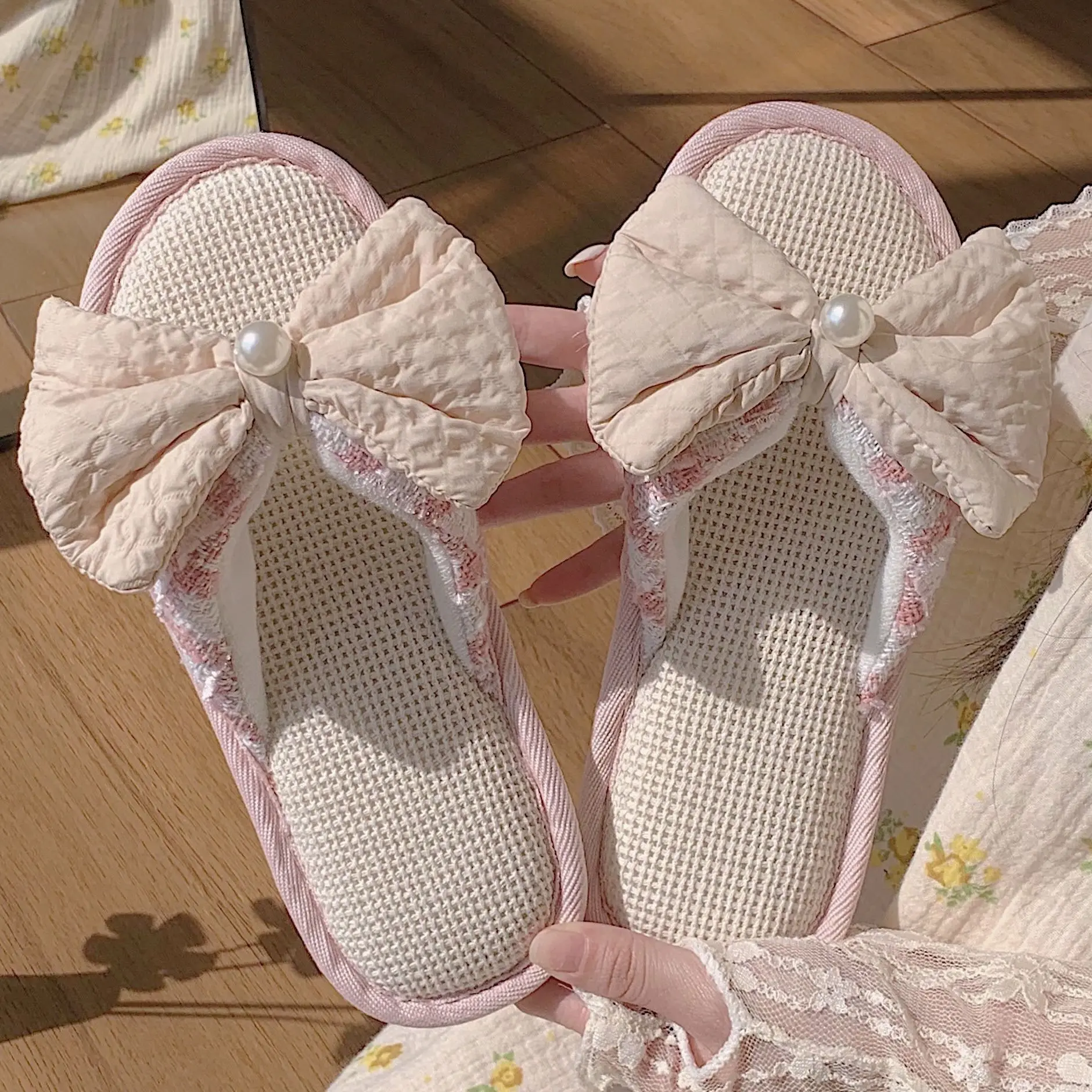 

Home Soft and Comfortable Cotton and Linen Slippers Women's Sweet Bowknot Girl's Heart Hemp Slippers Personalized deodorization