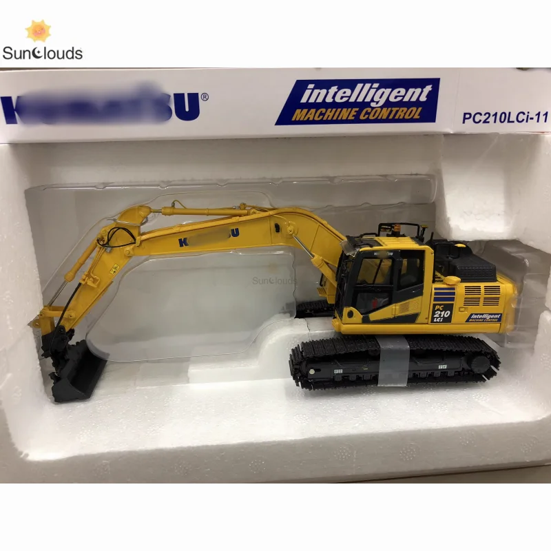 For Komatsu Alloy PC210LCi-11 Excavator Model UNIVERSAL HOBBIES UH8123 1:50 Scale Die Cast Model Toy Car & Collection Gift