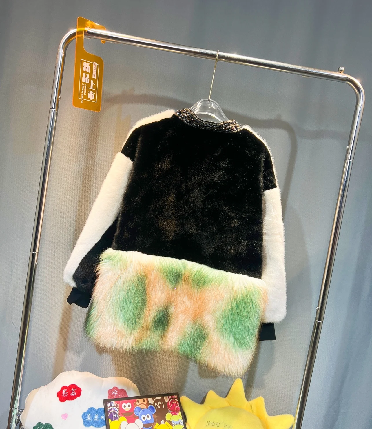 V-neck Sequins Embroidered Long-Sleeved Fur Wool Coat Women 2023 Winter New Fashion Mink Fur Mid-Length Loose Warm Faux Fur Coat