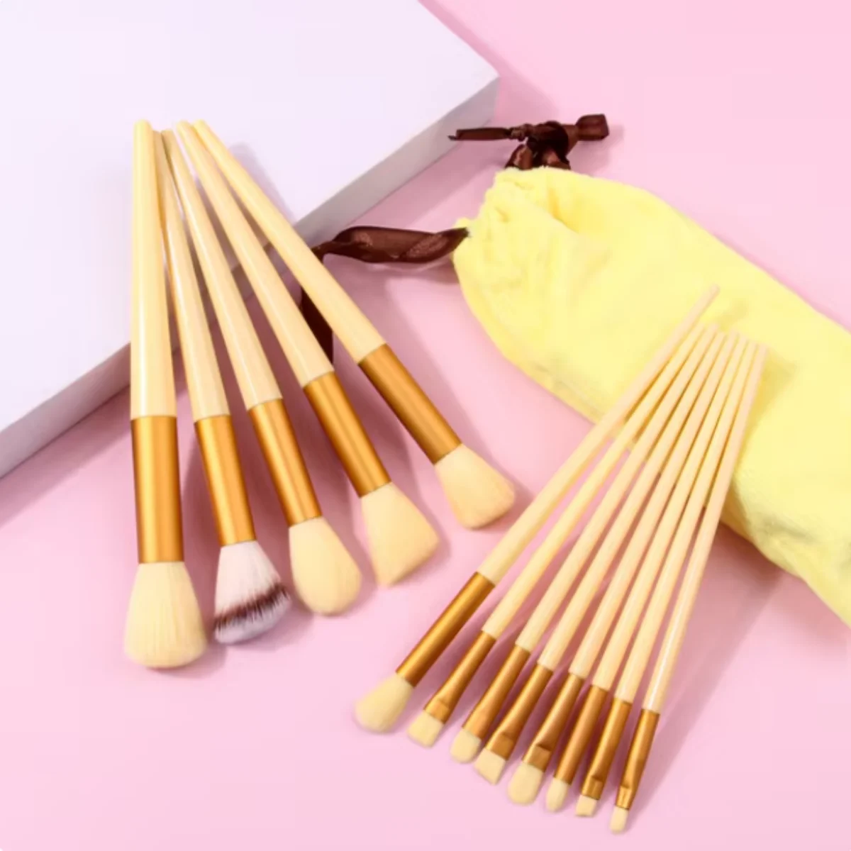 13pcs yellow makeup brush set, flannelette bag, portable eye shadow set, powder brush tool+soft, dry and wet makeup egg