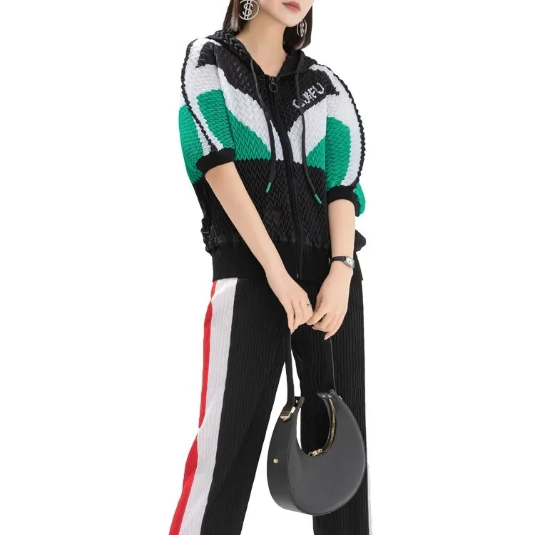 Miyake Pleated Fashion Loose Sweatshirt Jacket for Women 2024 Spring New Casual Versatile Contrast Color Hooded Zipper Top