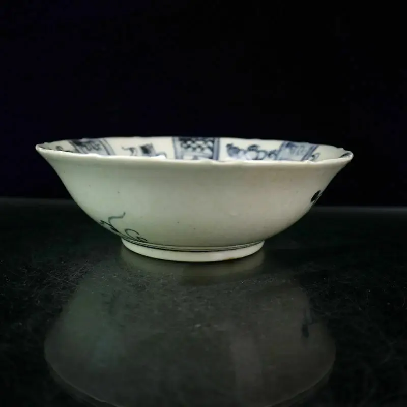 Chinese Old Porcelain Blue And white Floral Pattern plates 3
