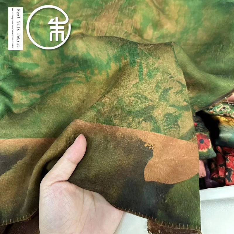 

High Quality Green Ancient Style Guanle Crepe Silk 100% Real Silk Designer Fabric Cheongsam Clothing Dress Fabric 30momme