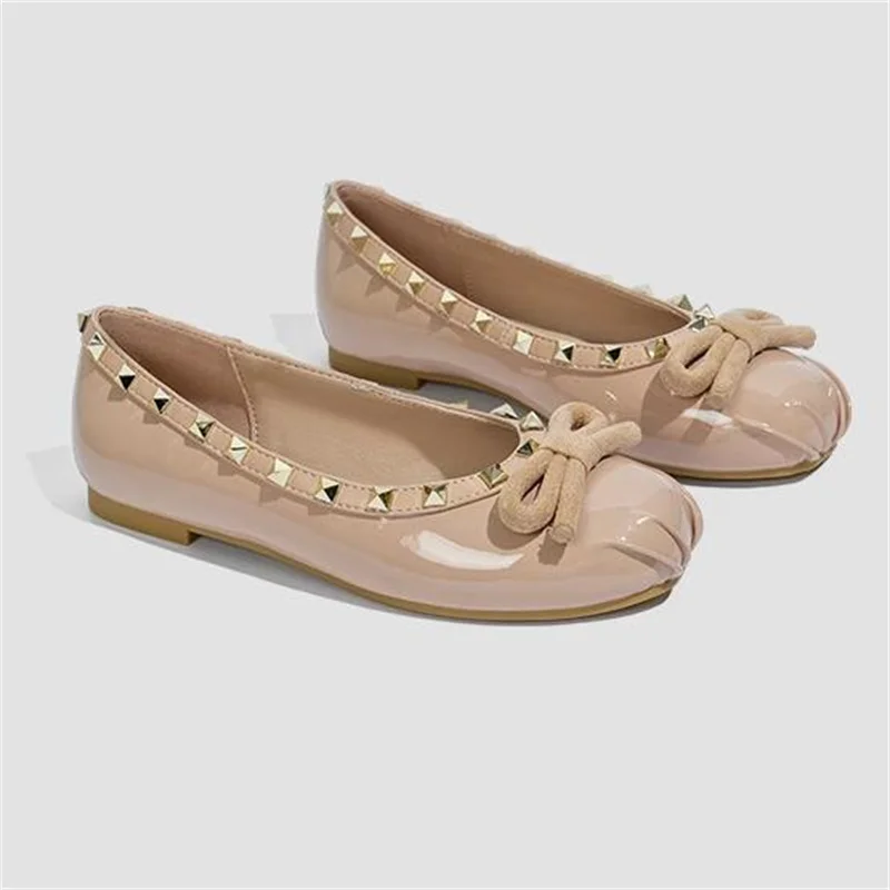 

Rivets Designer Platform Shoes for Women Pumps Patent Leather Pleated Low Heels Female Butterfly-knot Studs Femme Ballet