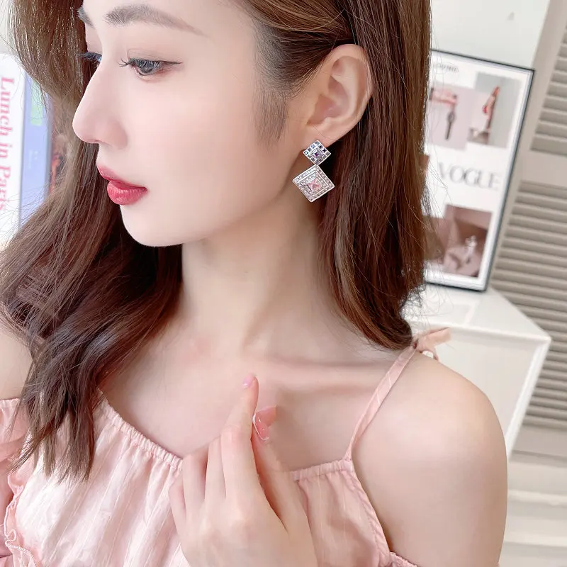 France Fashion Temperament Geometric Lozenge Dangle Earrings For Women Brand Design Sweet Romantic Cubic Zirconia Stud Earings