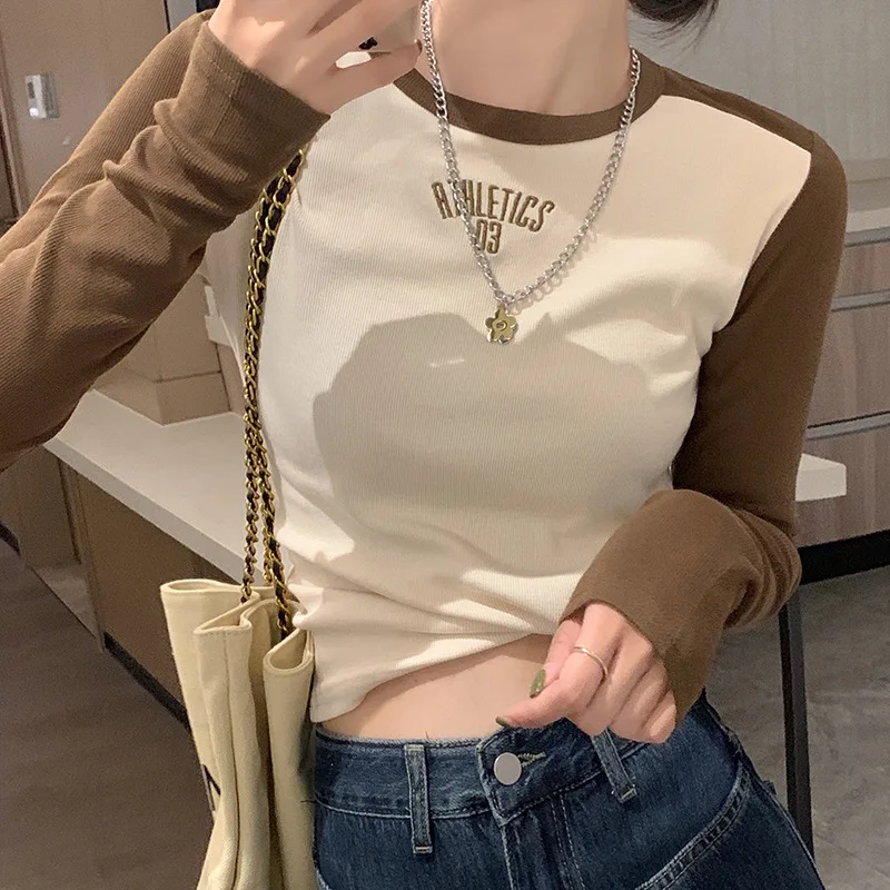 

European Front-shoulder T-Shirt Women's Long Sleeve 2024 Autumn New Contrasting Slim Base Layer Shirt Underneath Cropped Top