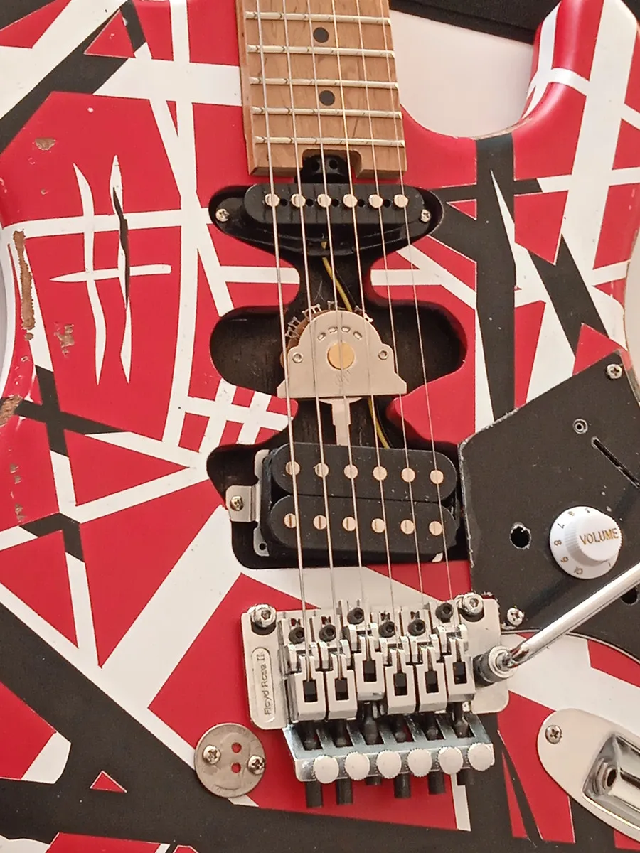 Roasted maple Heavy Relic Electric Guitar/Red Body/Decorated With Black And White Stripes/