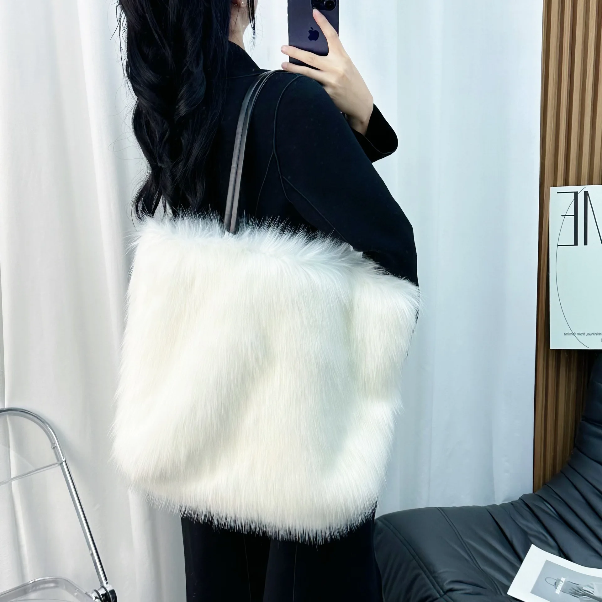 

Overlarge Fur Bags for Women Fluffy Plush Shoulder Bag Big Faux Fur Tote Bags Warm Soft Handbags Winter Shopper Purses Female