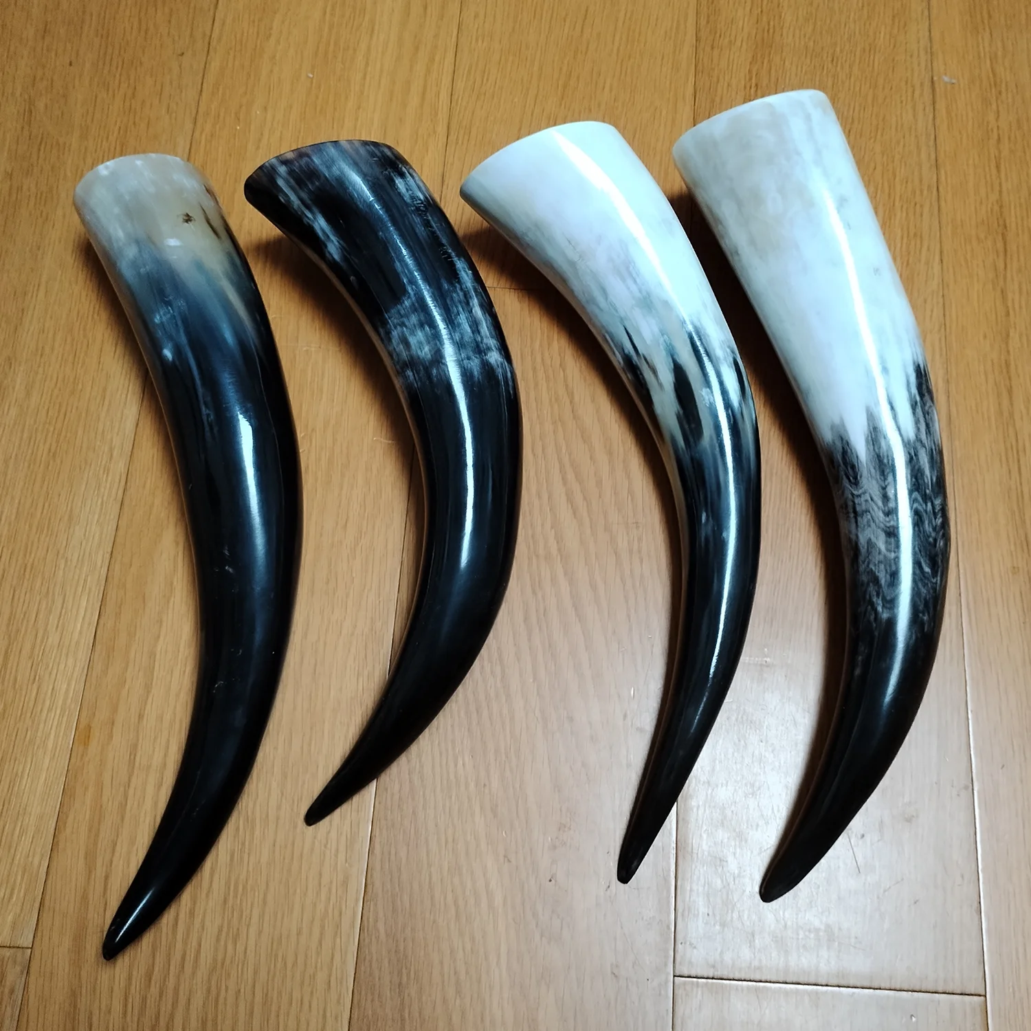 Yak Horn Decor 30-40CM Genuine Yak Horn Black Massage alo Horn Viking Drinking Horn Mugs Standing Cylinder Scraping Tube Home Decor