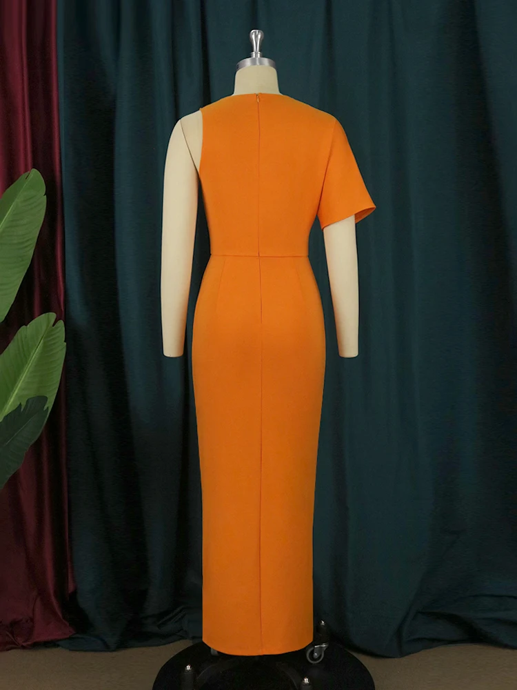 Рисунок 3 - Необычное женское платье с V-образным