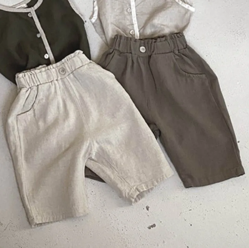 Description Picture 6 of item2025 Summer New Baby Solid Color Shorts Loose Children Casual Pants Fashion Boys Girls Cotton Shorts Infant Clothes