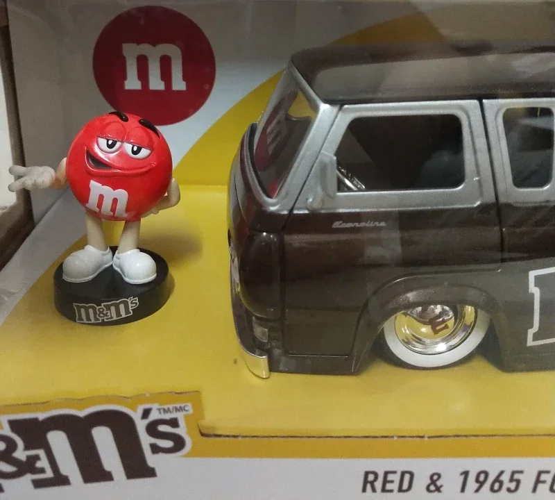 All 1:24 M&M'S 1965 Ford Econoline High Simulation Diecast