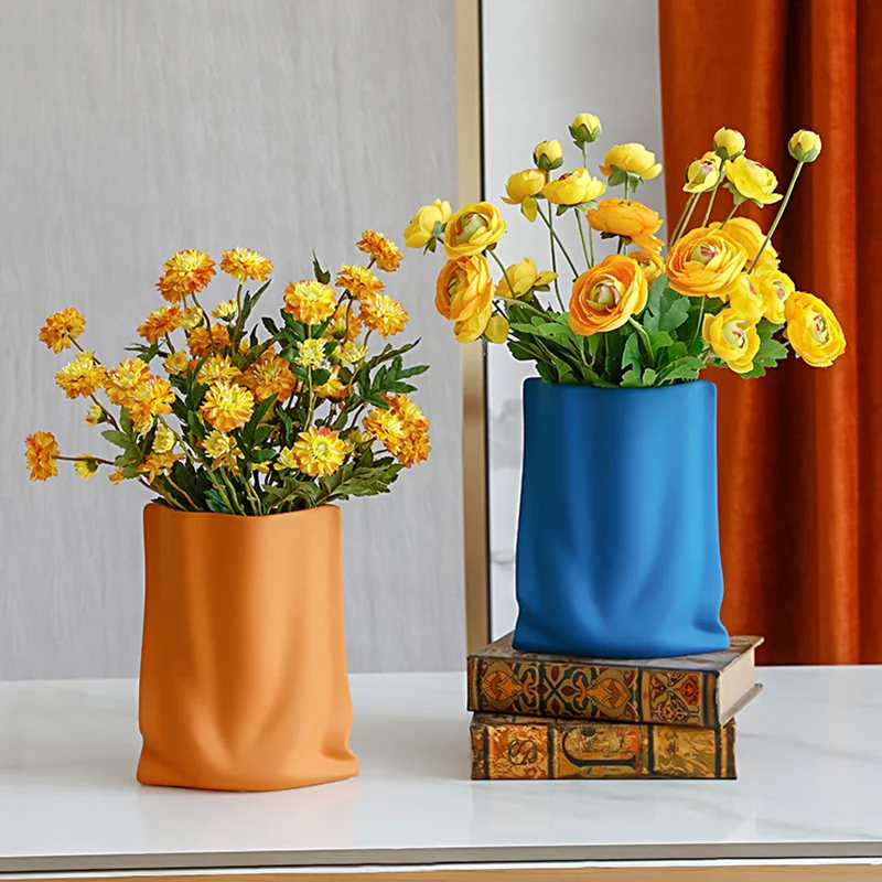 

Modern Decorative Vase Luxury Table Vase Nordic Style Aesthetic Vase With Artificial Flowers Pots De Fleurs Decoration Home