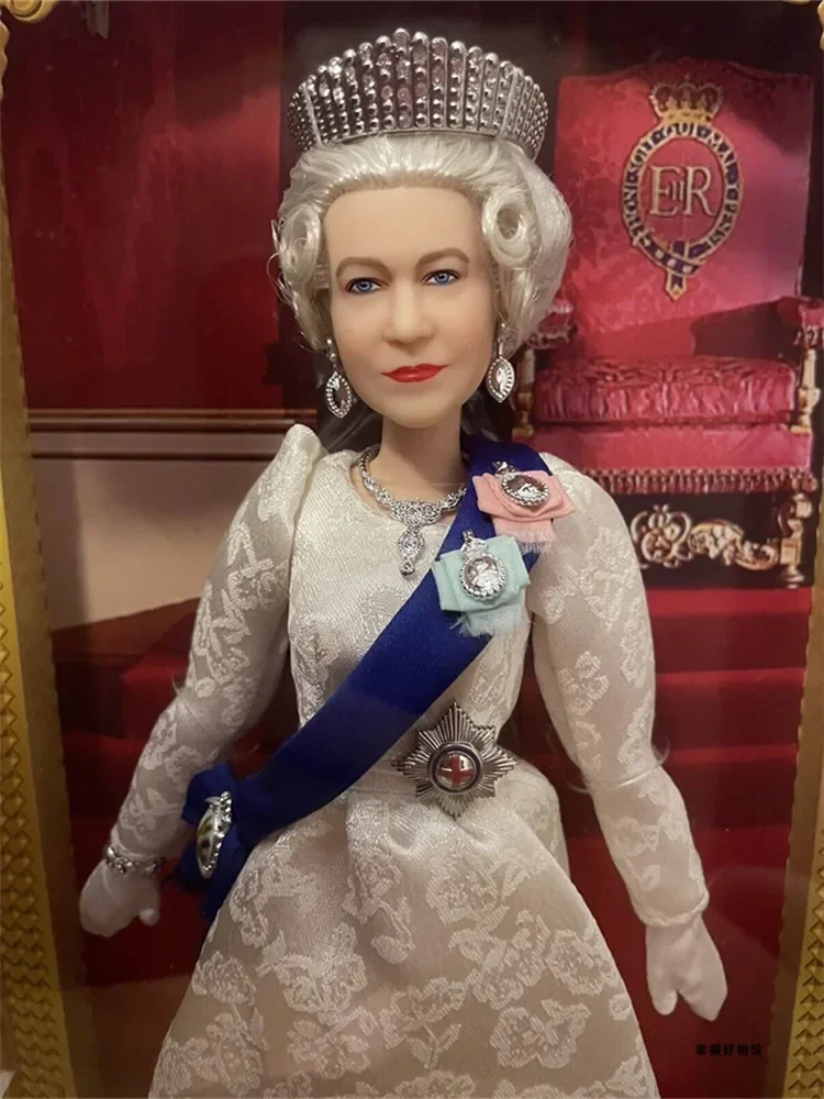 

Uk Queen Elizabeth Ii Anime Figurine Commemorative Kawaii Statue Action Figures Modeel Dolls Decorative Decor Brinquedo For Coll