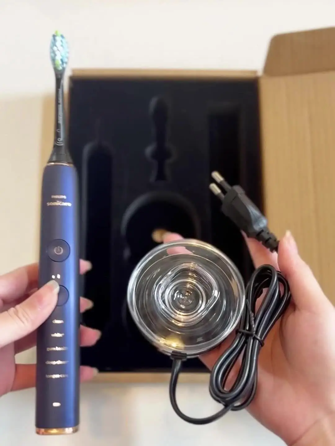 Электрическая зубная щетка Philips Sonicare DiamondClean Smart HX9924 черная
