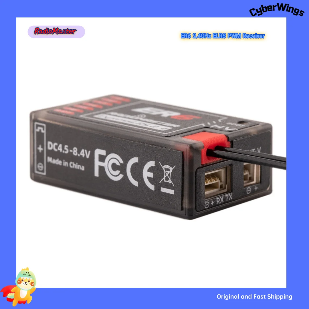 RadioMaster ER6 en main, échelle de taille, récepteur 6 canaux pour drone fixe