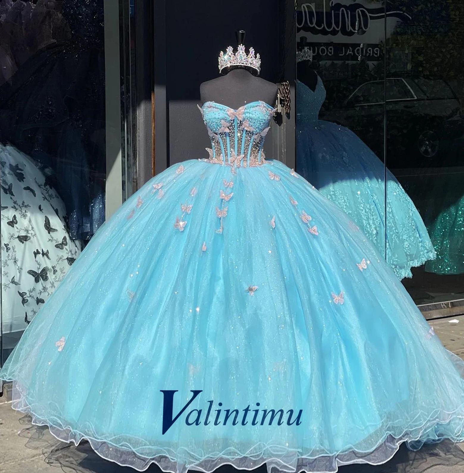 Valintimu Stylish Strapless Quinceanera Dress Lace Appliques Beads Sleeveless Lacing up Ball Gown Birthday Party Customized party dress,quinceanera dresses