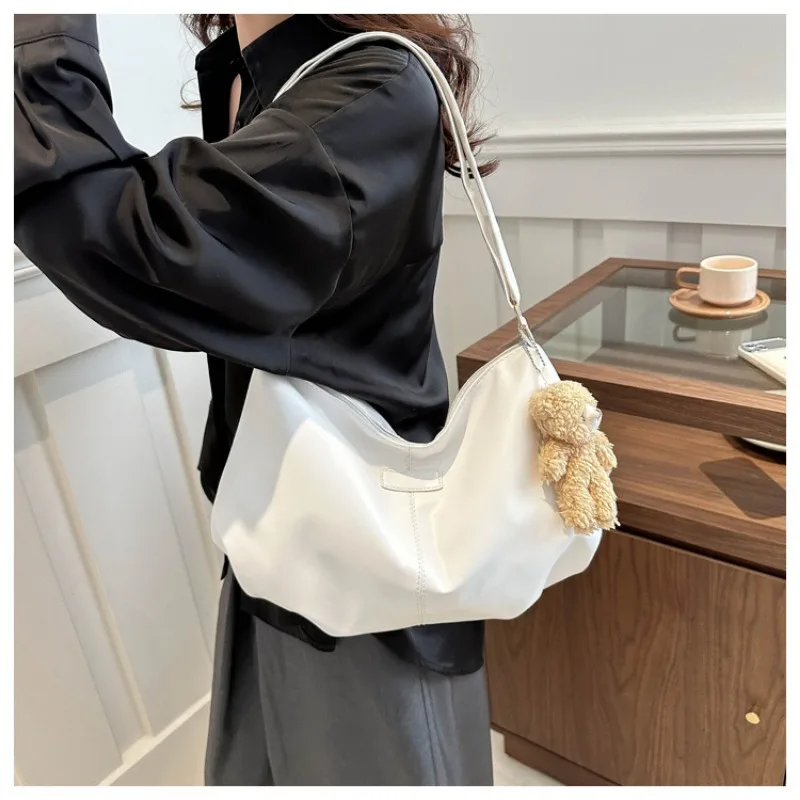 Spring 2024 New Style This Year Popular High-capacity Shoulder Bag Trend Fashion Commuter Leisure Tote Shoulder Crossbody Bag