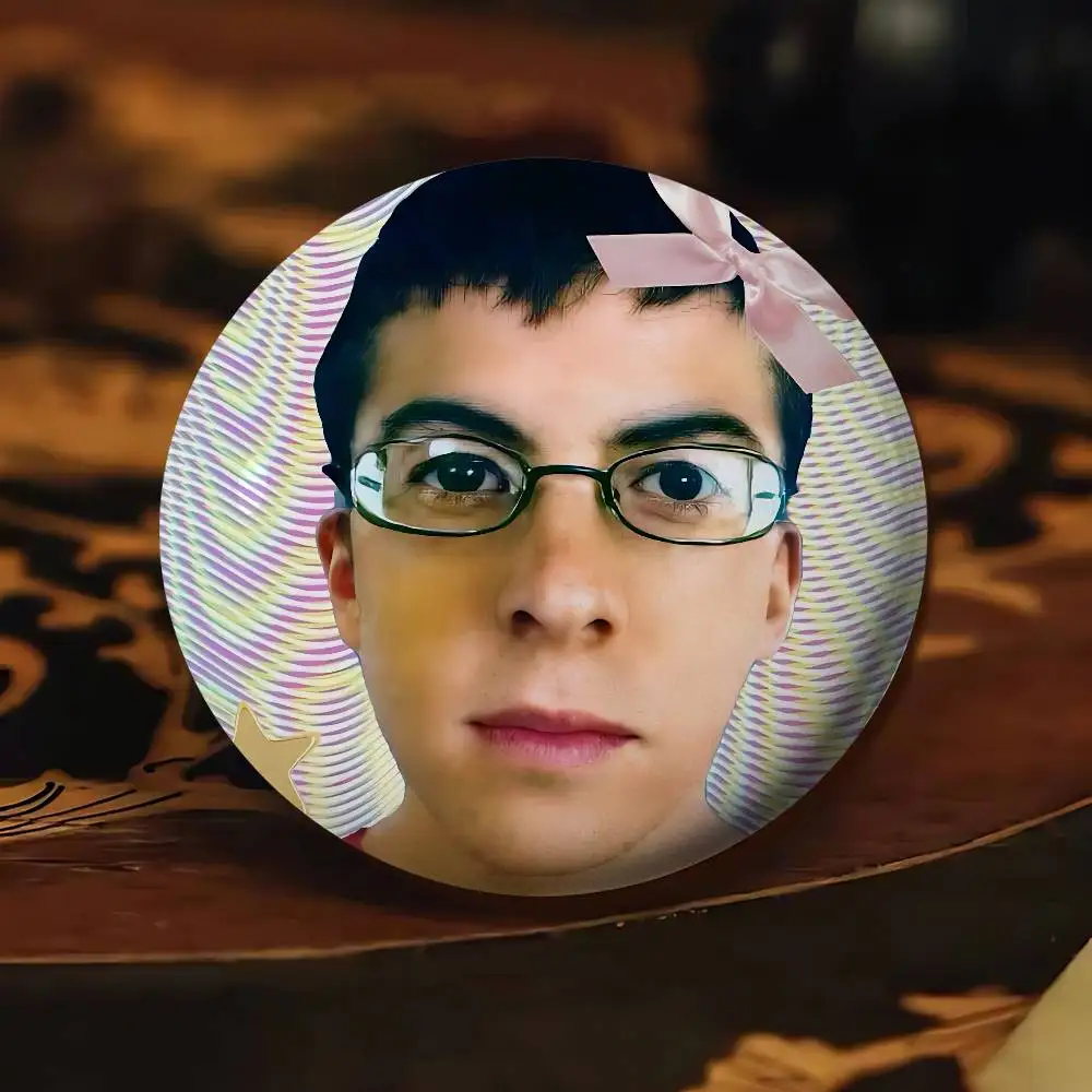 Humorous Mclovin Badge Lapel Pin – Tinplate Brooch for Bags & Accessories Gifts