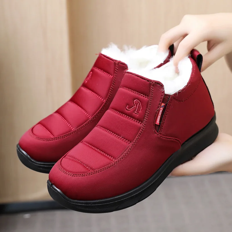 

2023 Winter Thickened and Warm Old Beijing Cotton Shoes Women Fashion Anti Slip Waterproof Middle and Old Age Cotton Boots Women