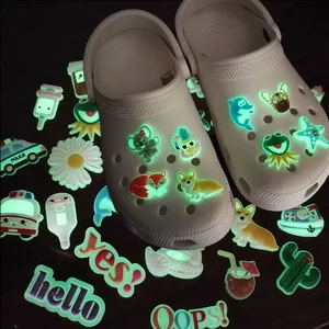 1pcs Glowing Shoes Charms Pin Clogs Glow in the Dark for Croc Charms Luminous Sneakers Decoration Fluorescence Accessories Set