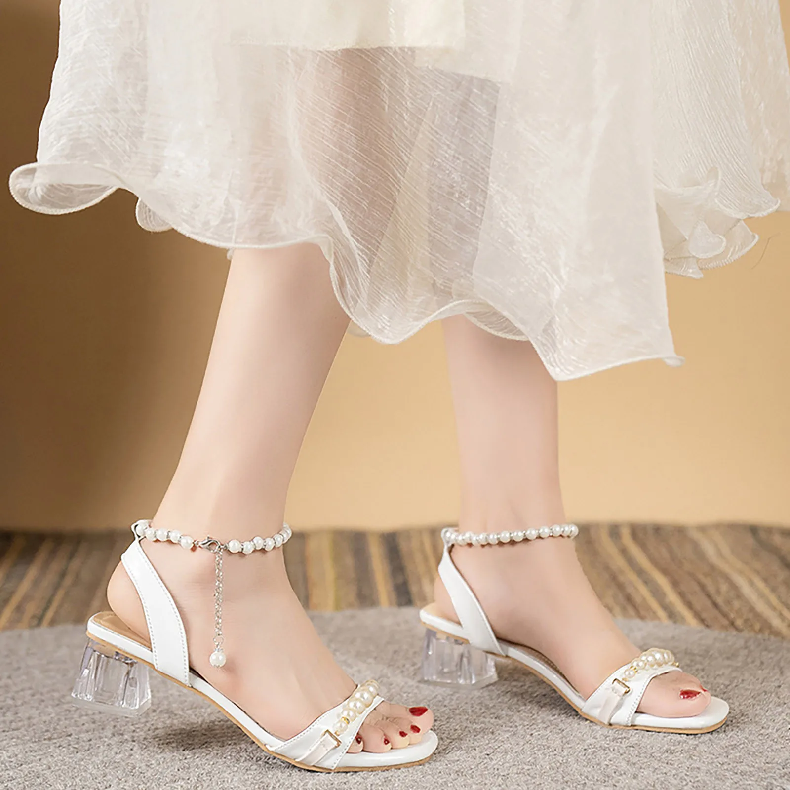 

Женские босоножки на высоком квадратном каблуке, модные элегантные сандалии с жемчужинами и кристаллами, Новинка лета 2024