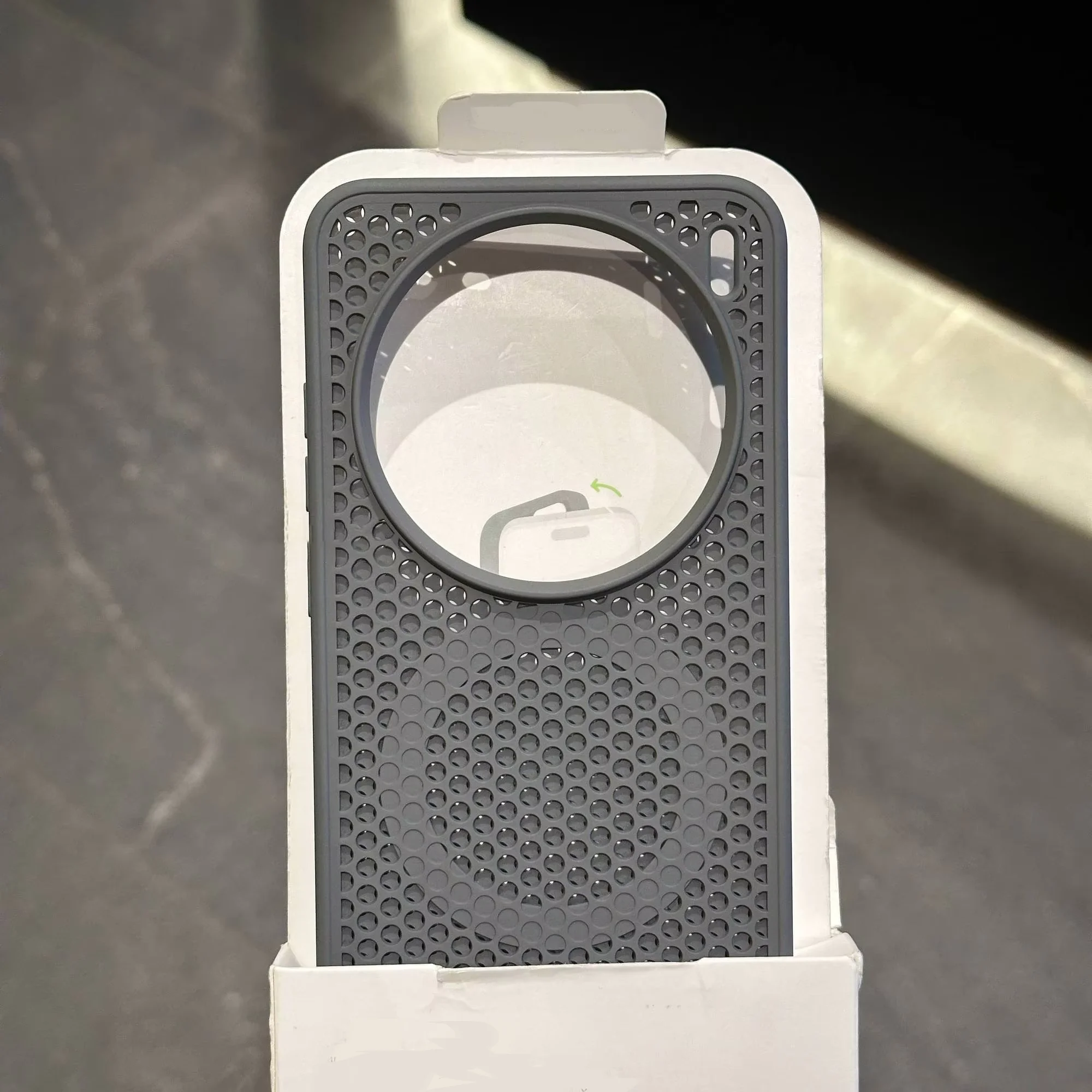 Magnetic Cooling Breathable Shockproof Heat Dissipation Phone Case