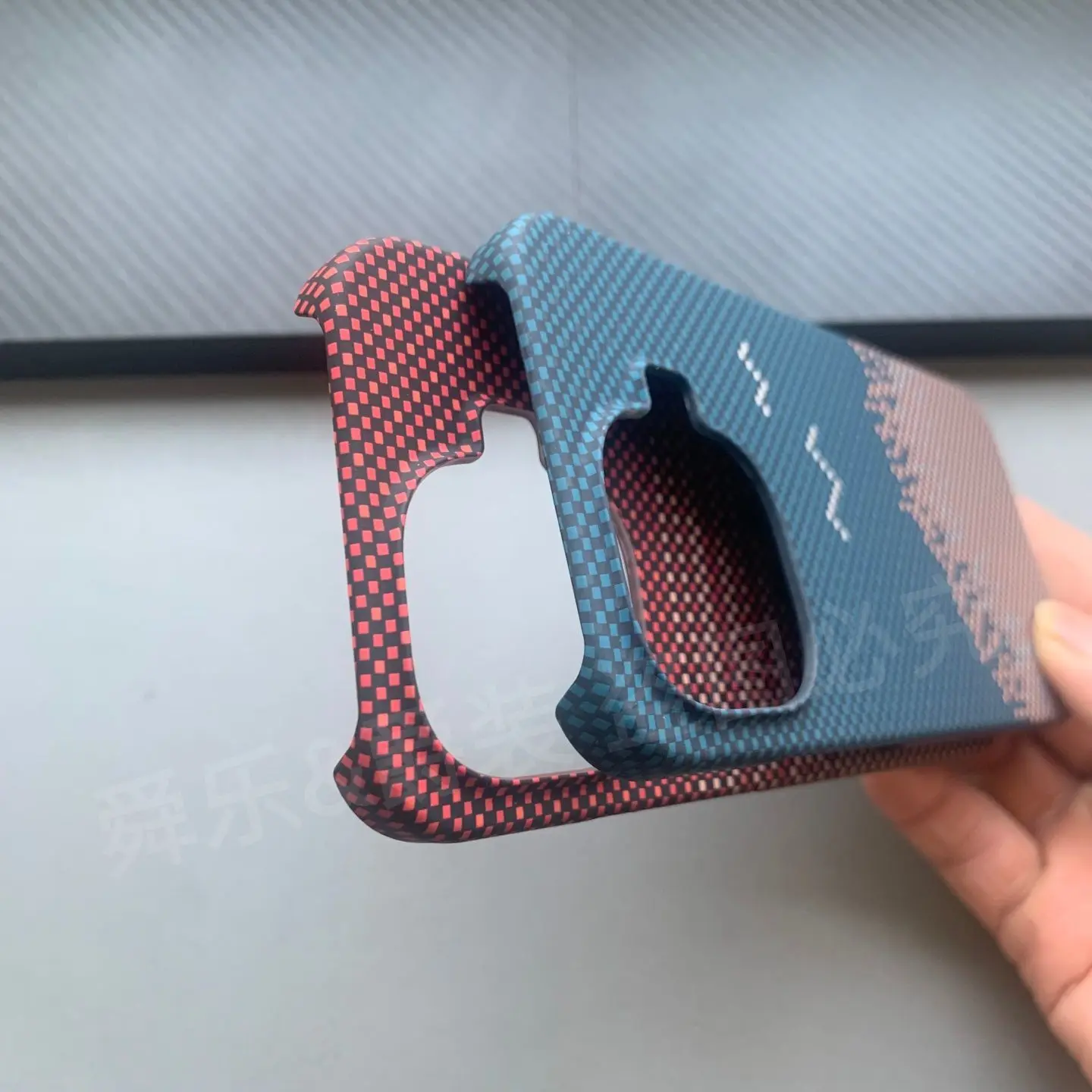 Carbon Fiber Pattern Slim Shockproof Protective Cover