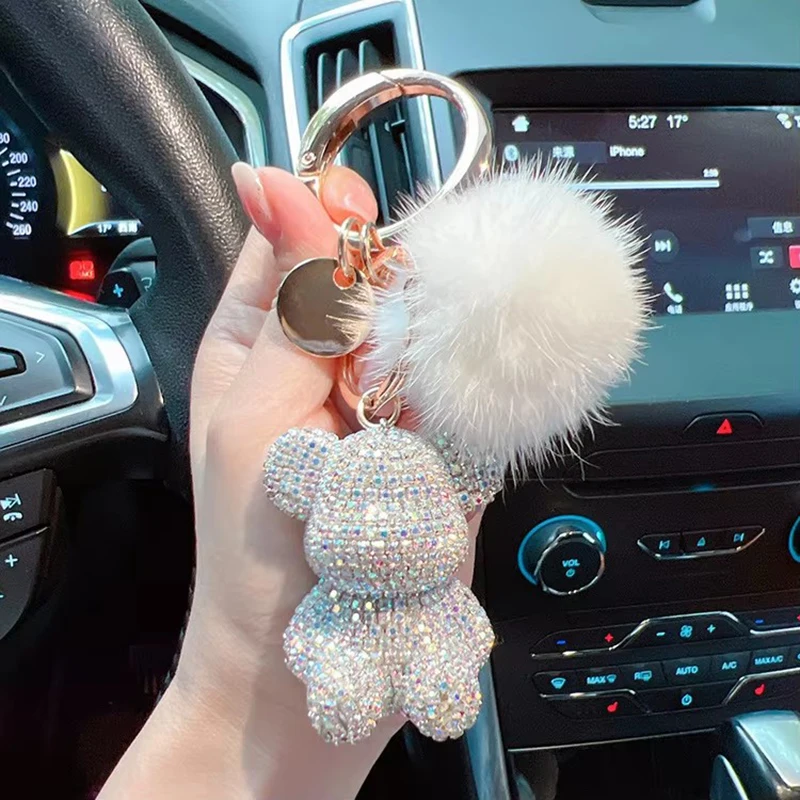 Neue mode voller diamanten sitzende bär schlüsselanhänger kreative nerz haar auto schlüsselanhänger nette tasche anhänger geschenk.