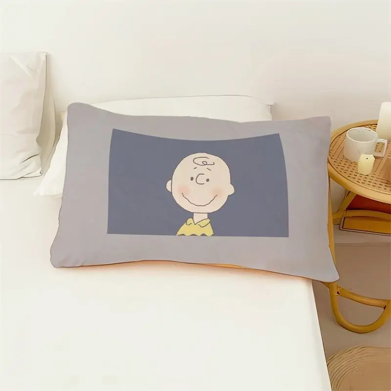 thumbnail image 1 of Funda de almohada de una sola cara con dibujos animados de Snoopy, Woodstock y Charlie Brown, ropa de cama creativa para estudiantes y niños al por mayor, 1 of 5