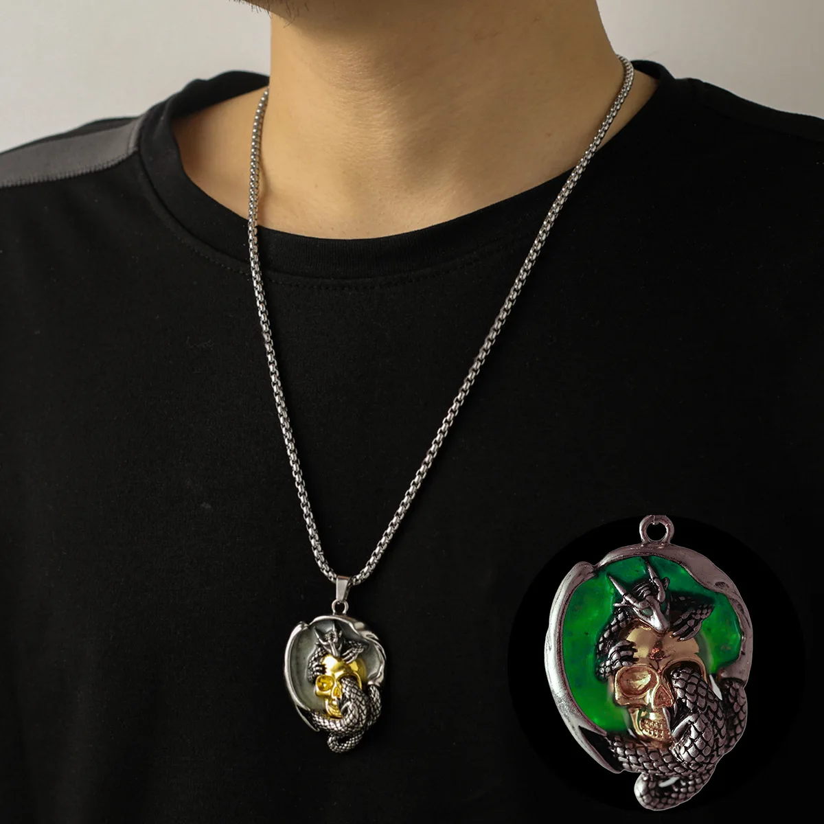 

Personality Luminous Dragon Skull Pendant Necklace for Men Goth Punk Style Hip Hop Chain Necklace Party Jewelry Male