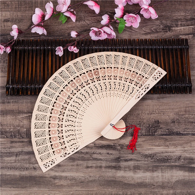 패션 웨딩 핸드 향기로운 조각 대나무 접이식 선풍기, 중국 나무 선풍기, 빈티지 중공 골동품 접이식 선풍기, 홈 데코, 1PC