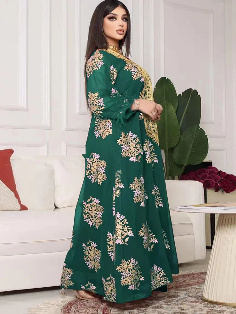 جلابية حمراء بتطريز ذهبي فاخر