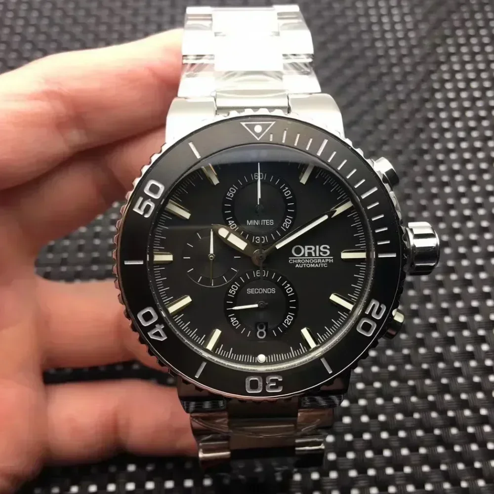 

Часы наручные мужские с хронографом и кварцевым механизмом