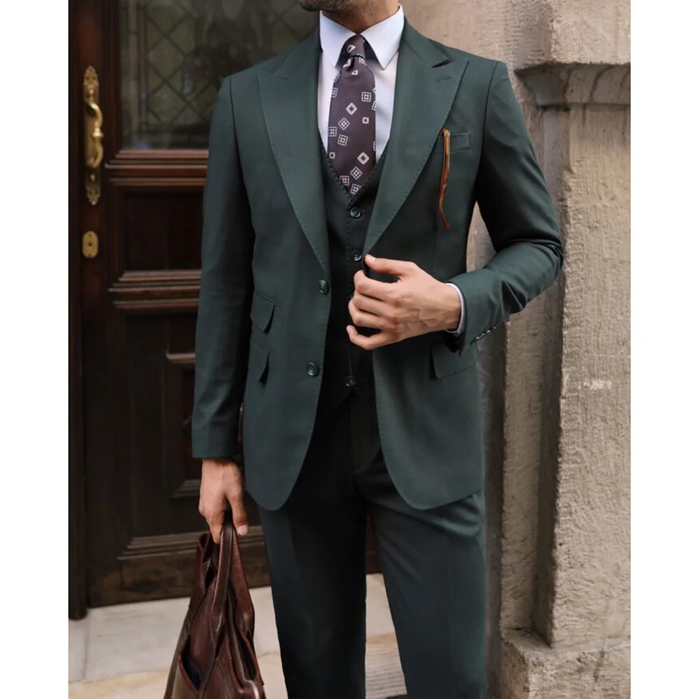 Dark Green Bespoke Peaked Lapel Three Pieces Men Suits
